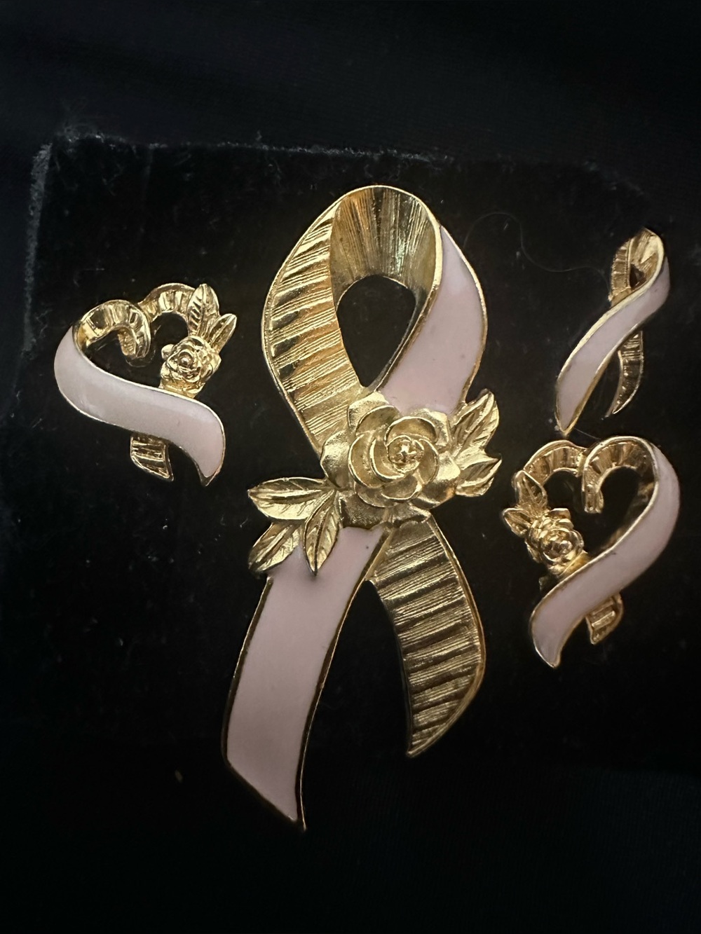 Vintage 1990's Avon heart clip on earrings set